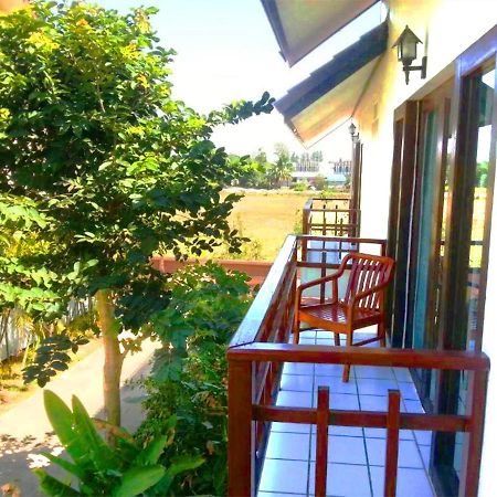 Thong Paeka Hotel Prasat Exterior photo