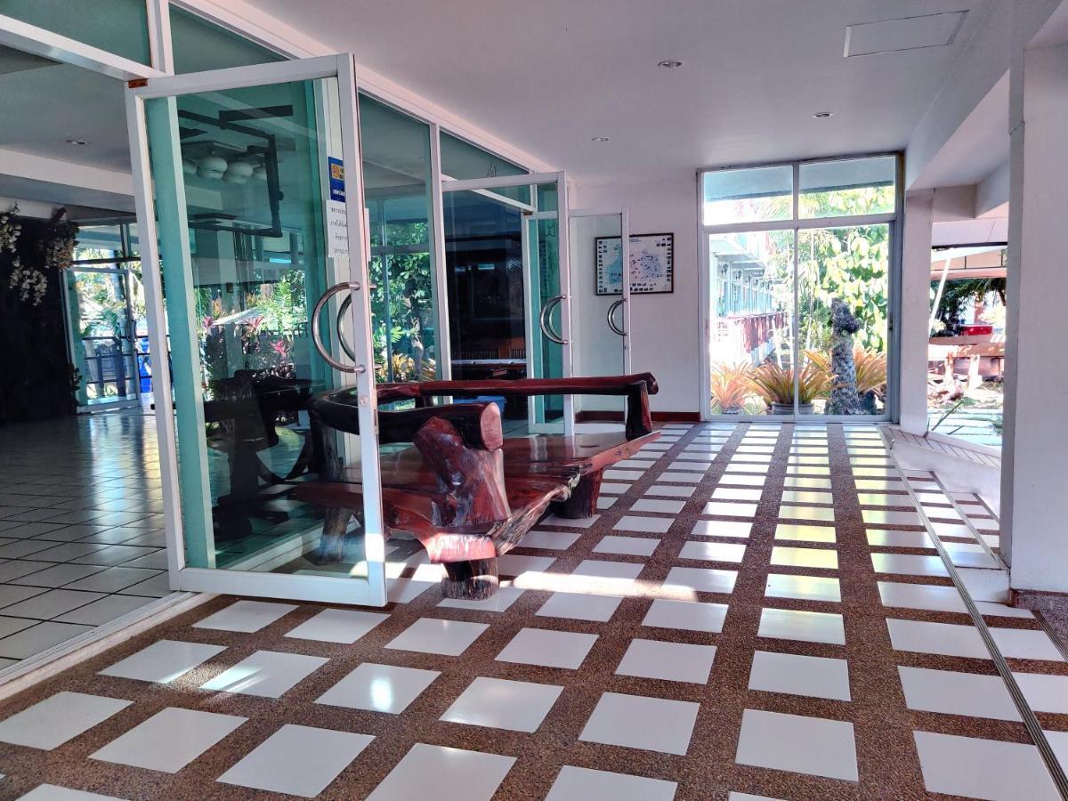 Thong Paeka Hotel Prasat Exterior photo