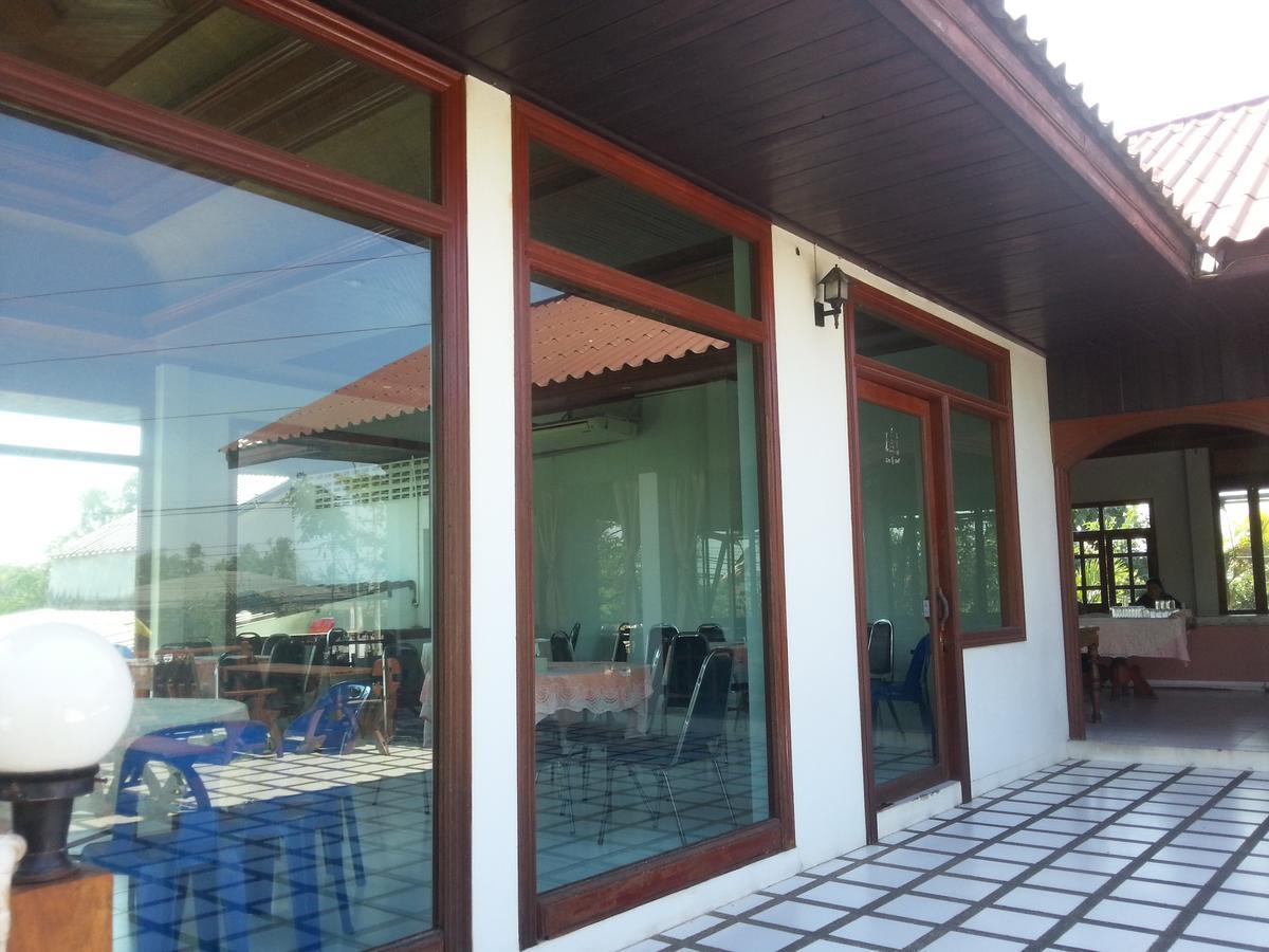 Thong Paeka Hotel Prasat Exterior photo
